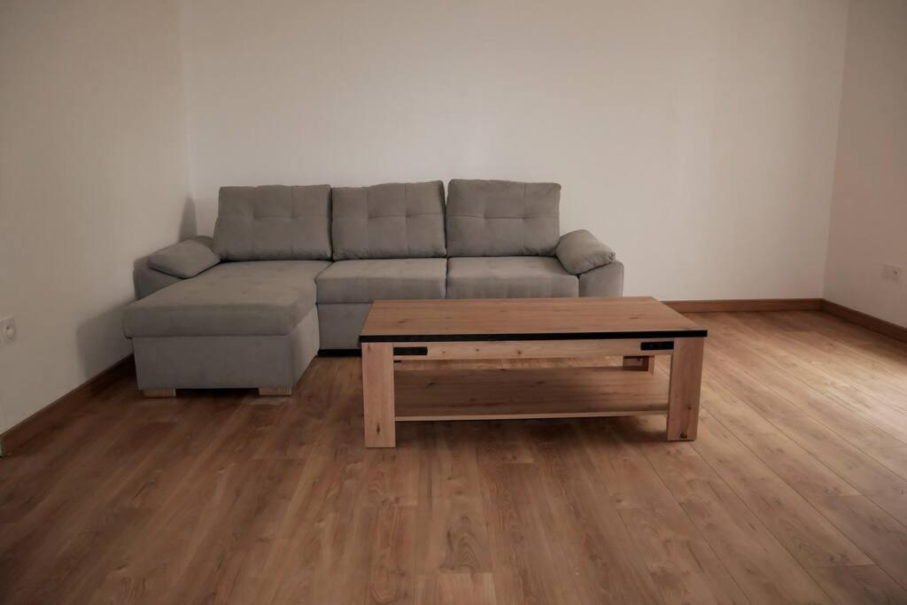 Appartement T2, Avec Terrasse. La Roche-sur-Yon Exterior foto